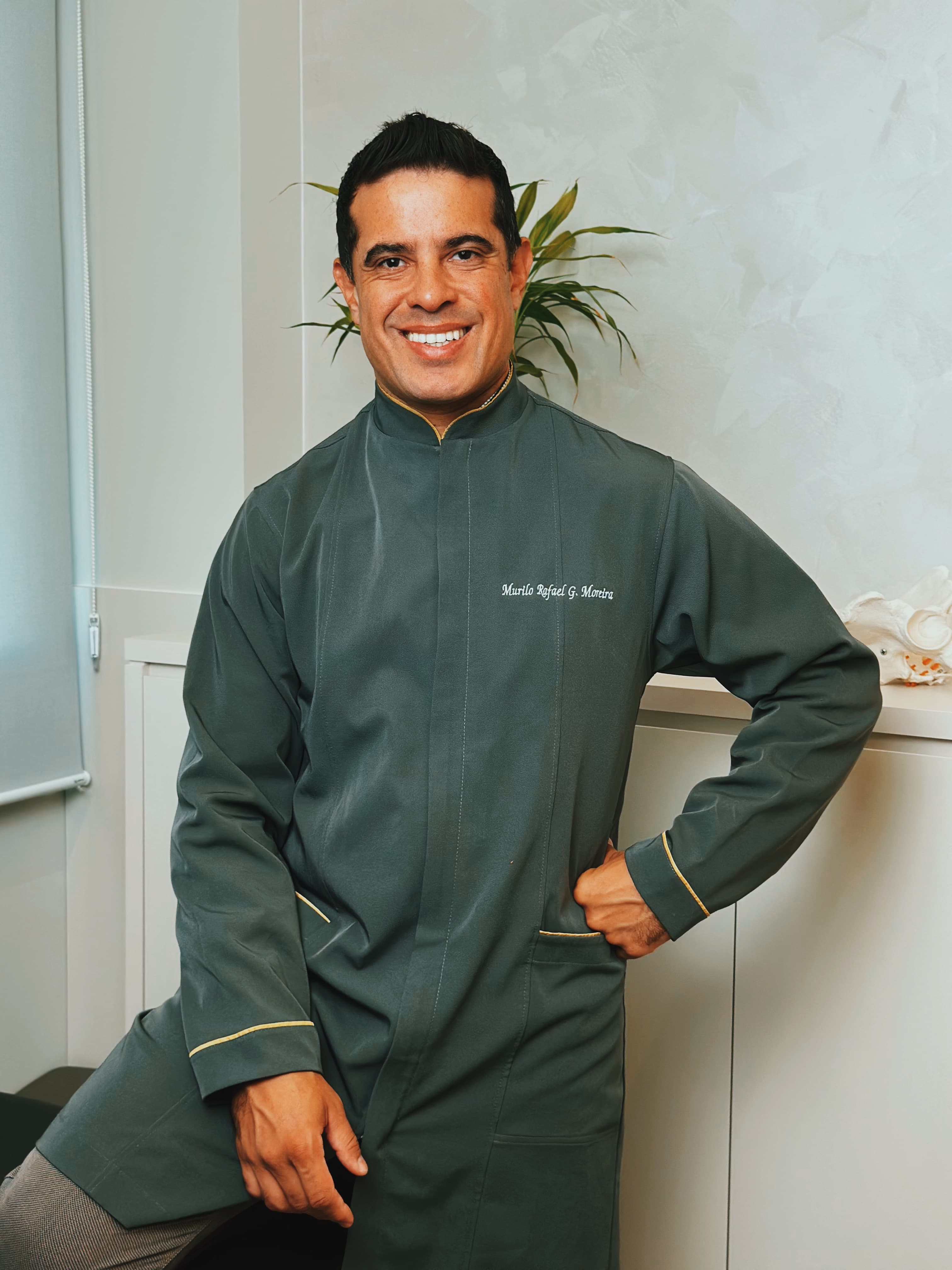 Dr. Murilo Moreira em atendimento